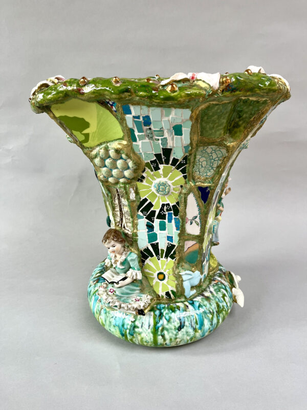 IMG_2642_2000 Meisjes aan de waterrand - Vaas Marianne den Hartog - Monaco - IMG_2642_2000