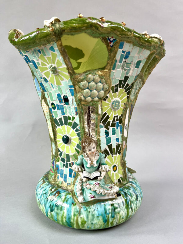 IMG_2643_2000 Meisjes aan de waterrand - Groene bloemen - Vaas Marianne den Hartog - Monaco - IMG_2643_2000