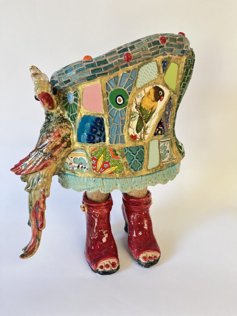 Object/ vaas papegaai € 2450,- H 48cm B 40cm